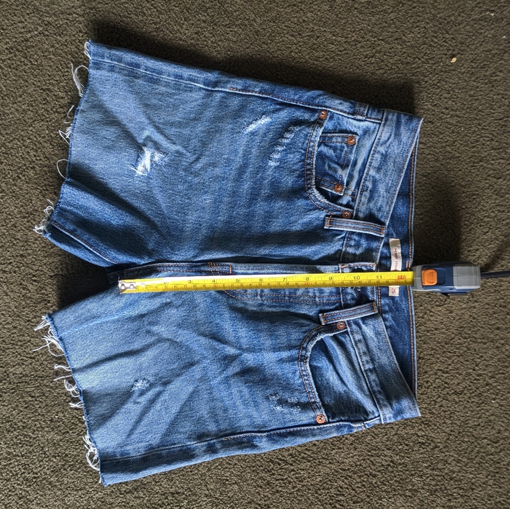 Levi Wedgie cut offs - Picture 8 of 8